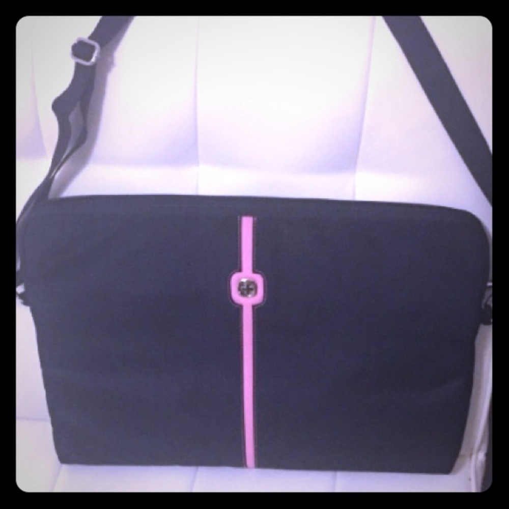Swiss army laptop carrying case with pink stripe